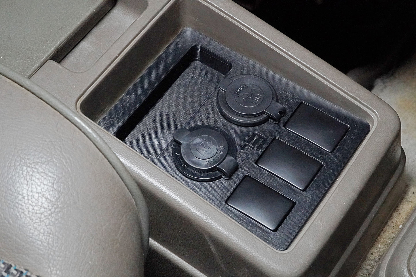 Center Console Switch Panel - Isuzu Trooper (1st Gen, 1981-1991)