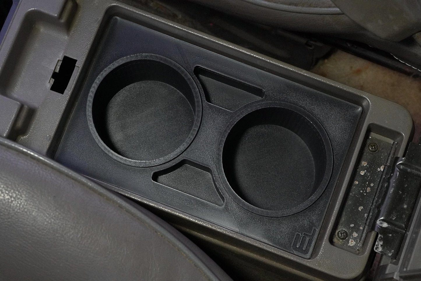 Center Console Double Cup Holder - Isuzu Trooper (1st Gen, 1981-1991)