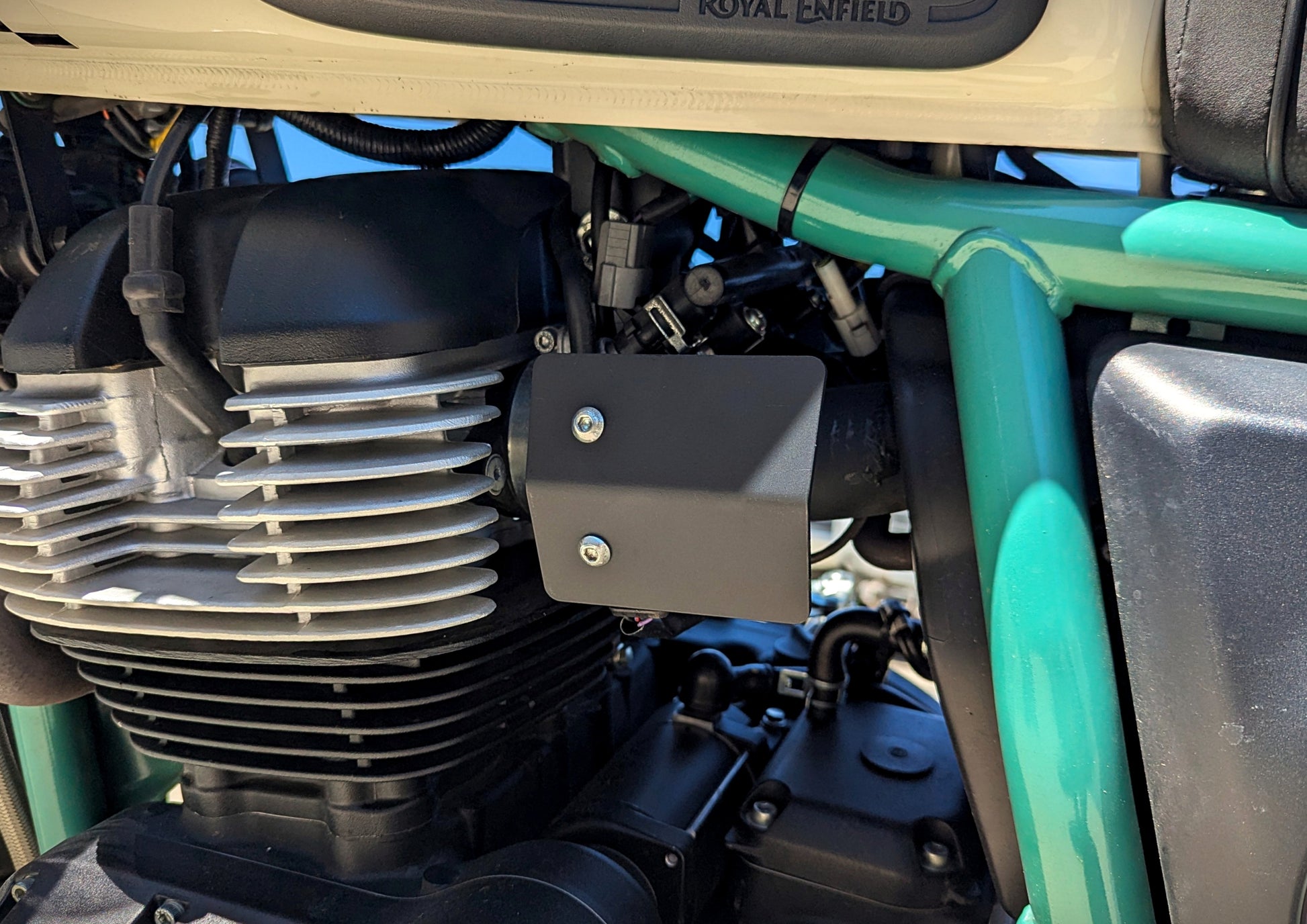 Throttle Body Side Covers - Royal Enfield Bear, Interceptor INT, Continental 650